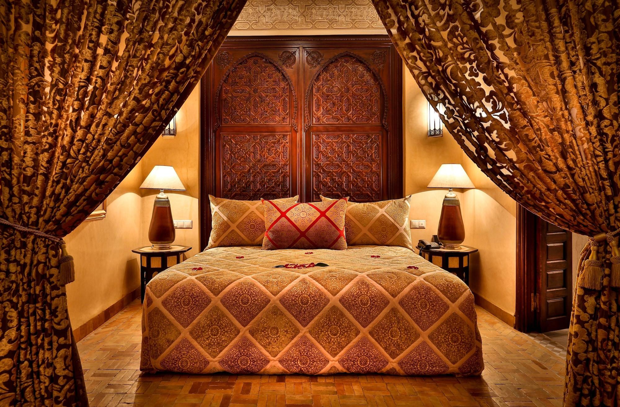 Riad Kniza Marrakesh Eksteriør bilde A bedroom at the hotel