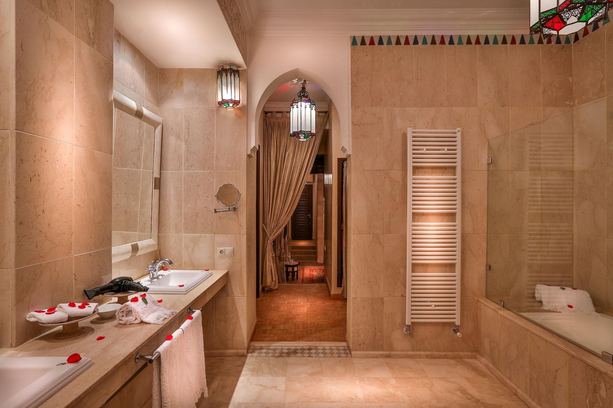 Riad Kniza Marrakesh Eksteriør bilde Bathroom