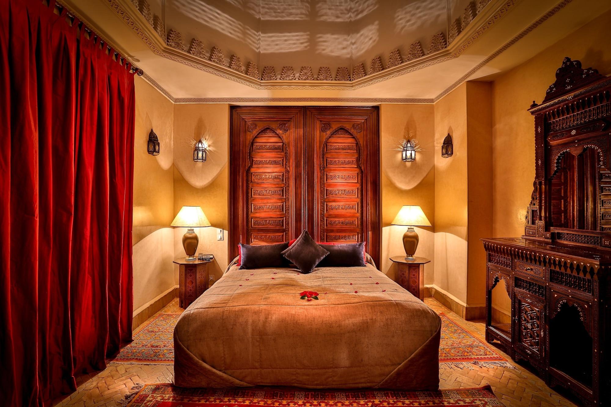 Riad Kniza Marrakesh Eksteriør bilde A bedroom at the hotel