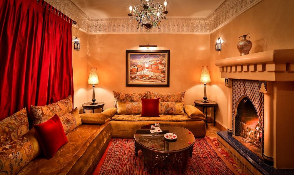 Riad Kniza Marrakesh Eksteriør bilde A Moroccan living room
