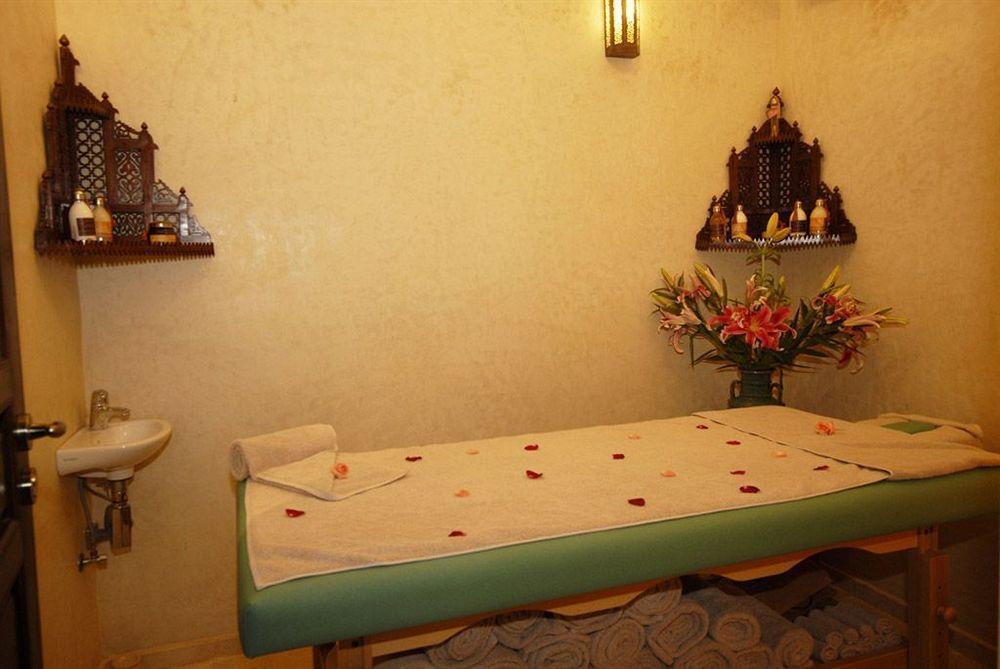 Riad Kniza Marrakesh Eksteriør bilde A massage table