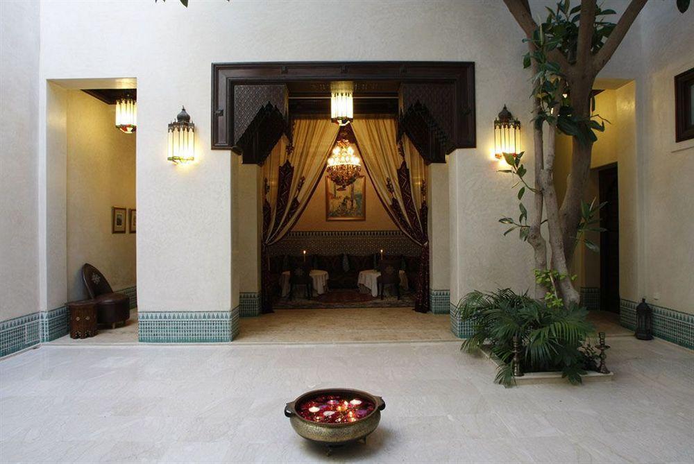 Riad Kniza Marrakesh Eksteriør bilde The interior of the hotel