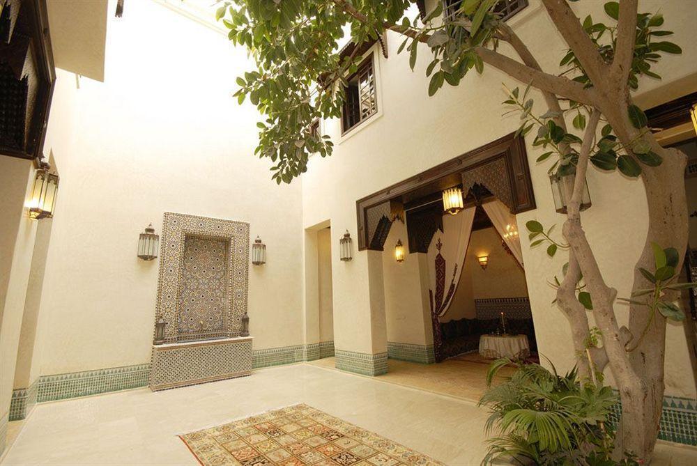 Riad Kniza Marrakesh Eksteriør bilde The interior of the hotel