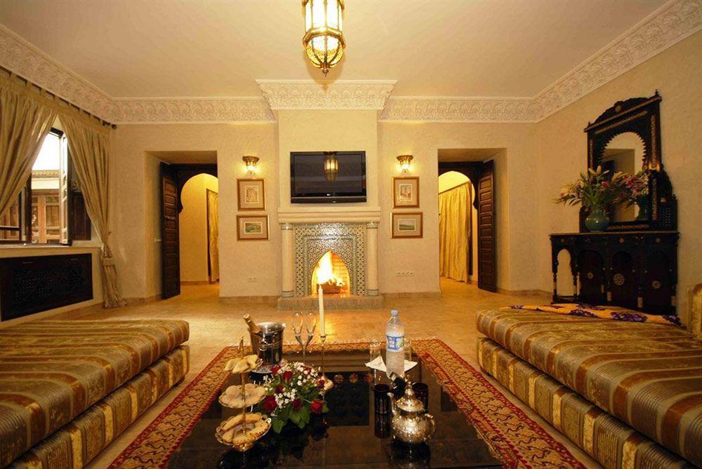 Riad Kniza Marrakesh Eksteriør bilde The interior of the hotel