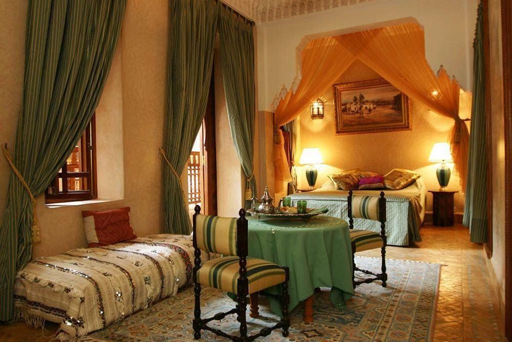 Riad Kniza Marrakesh Eksteriør bilde A suite at the hotel