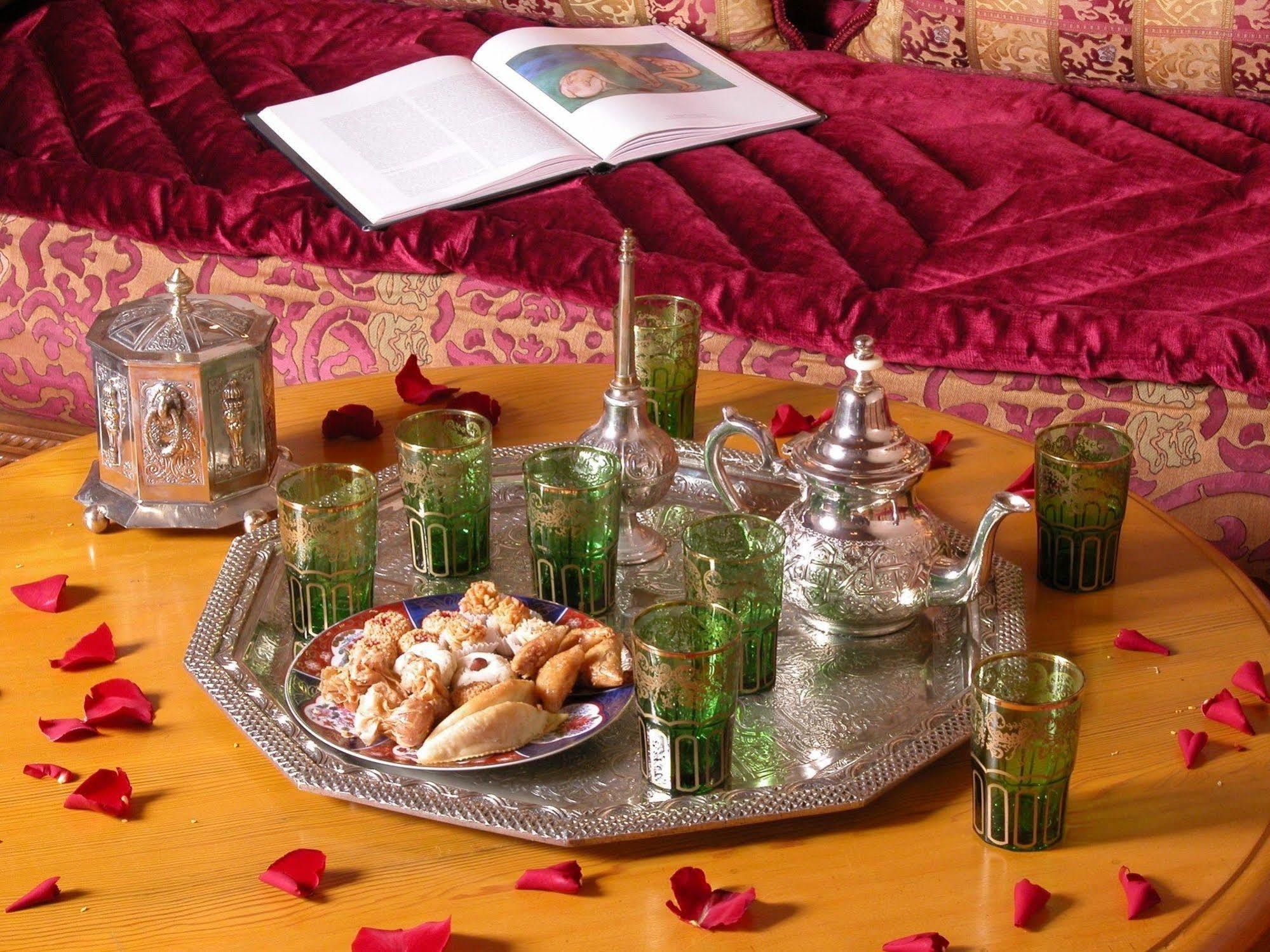Riad Kniza Marrakesh Eksteriør bilde Moroccan mint tea